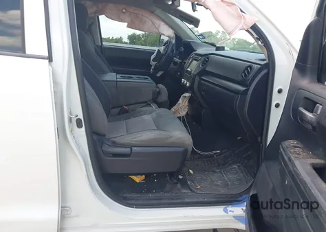 2015 Toyota Tundra Sr 5.7L V8 z USA, uszkodzony, nr VIN 5TFTY5F16FX008798